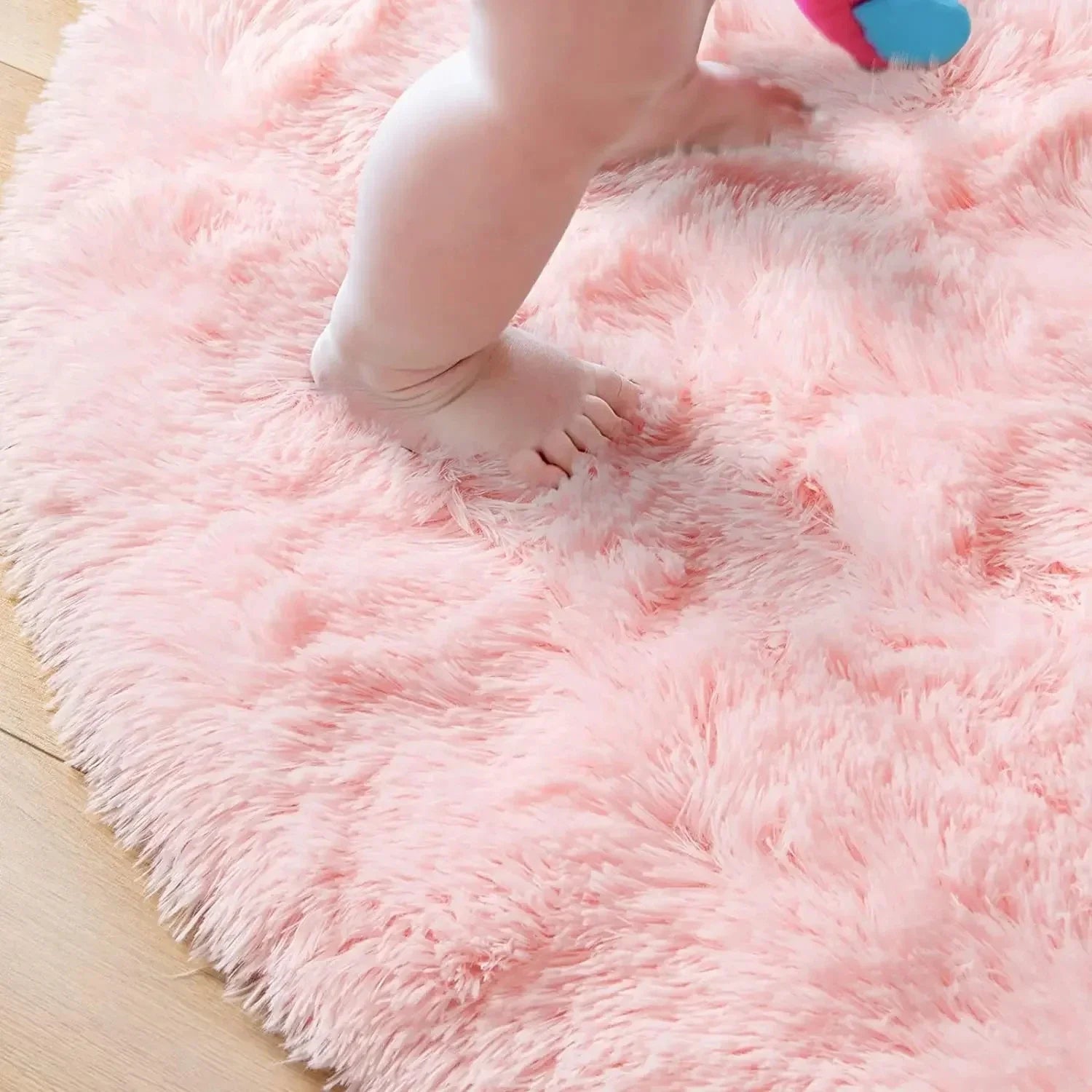 Fluffy Round Plush Rug — Soft, Cozy & Aesthetic
